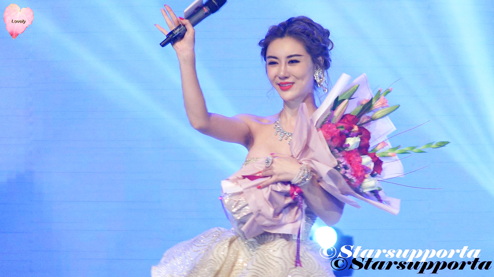20180102 第十九屆环球华裔小姐全國總決賽 - 上屆冠軍唱歌 @ 深圳海雅大劇院